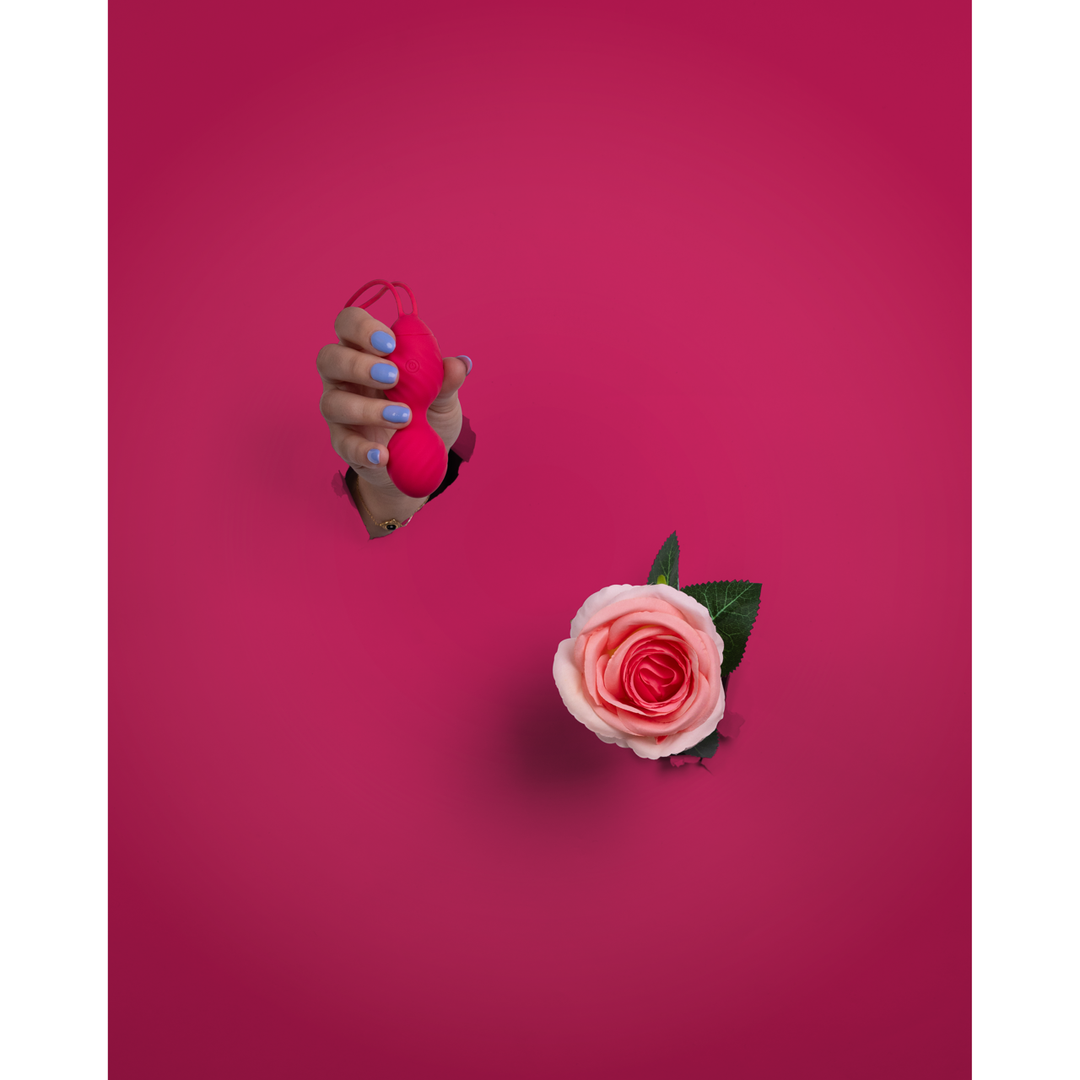 Vibrating Egg with Remote Control - Strawberry Red